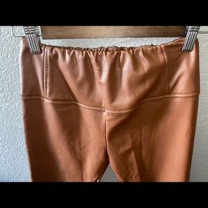 Faux leather fleece-lined leggings